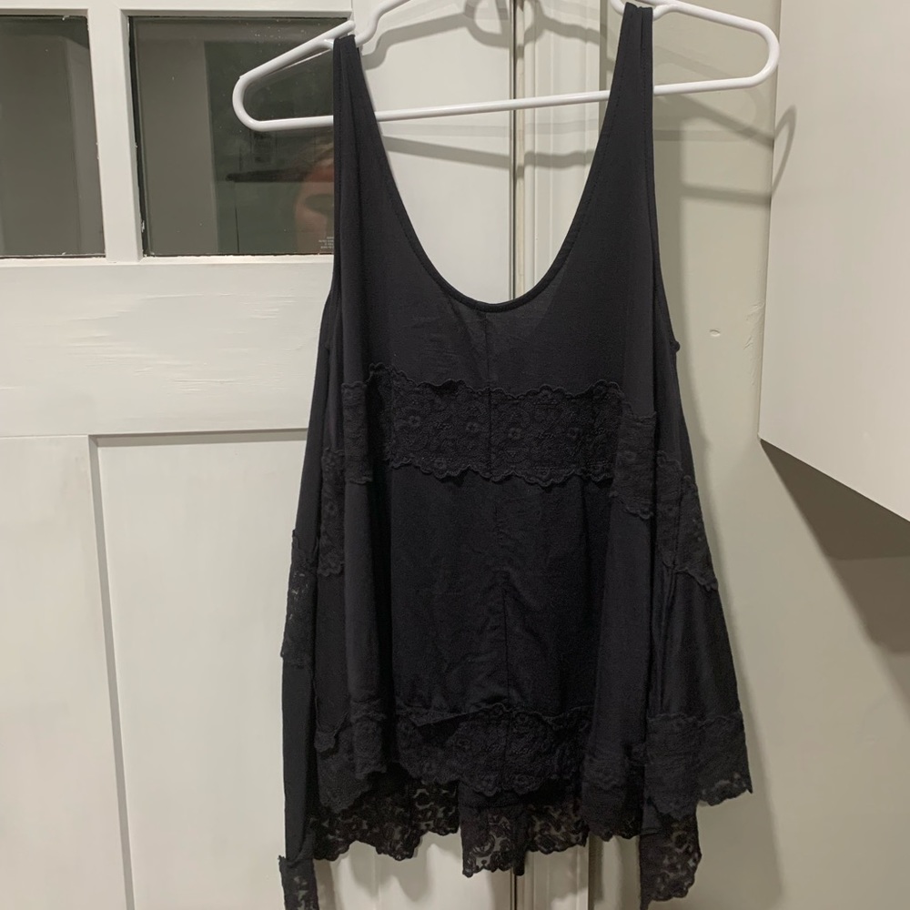 American eagle flowy tank in dark, charcoal gray - size Medium